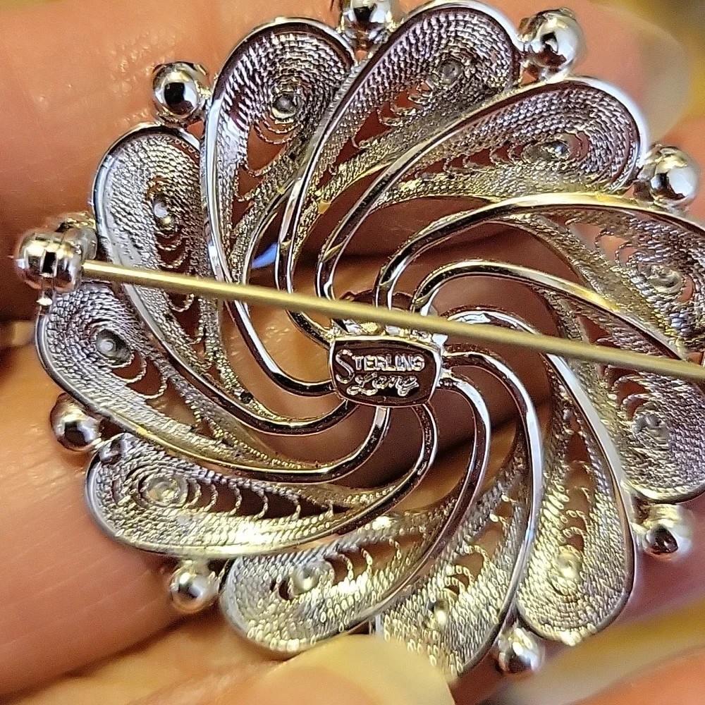 Vintage Lang Sterling Silver Flower Brooch - Picture 3 of 6